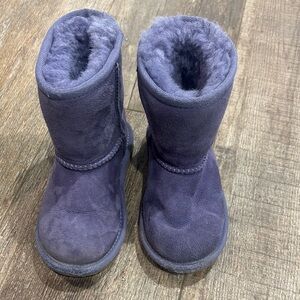 UGG Kids' Classic II Fashion Boot Purple size 10